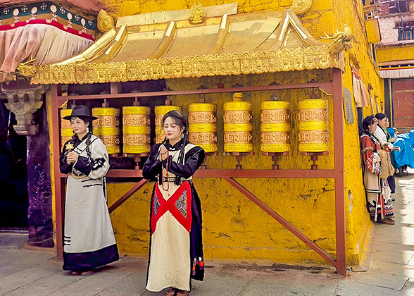 11 Days Beijing - Xi'an - Lhasa - Shanghai