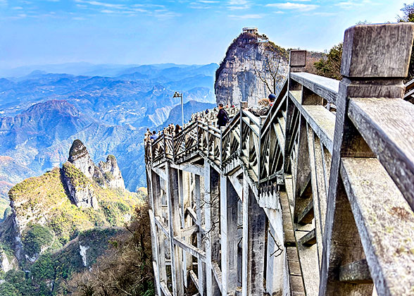 14 Days Beijing - Xi'an - Guilin - Yangshuo - Guilin - Zhangjiajie - Shanghai